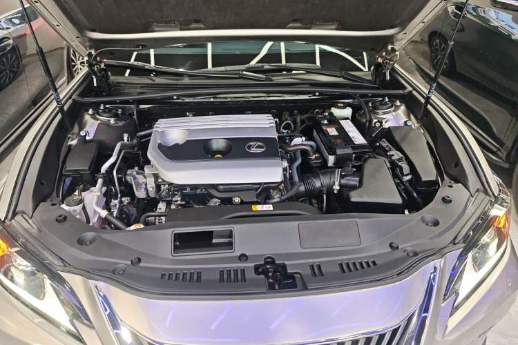 Used Lexus ES 2020 200 Excellence Edition Engine Bay