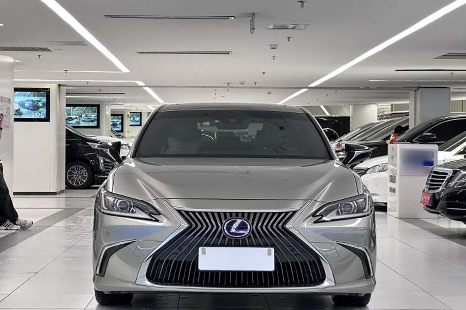 Used Lexus ES 2020 300h Premier Edition Exterior 1