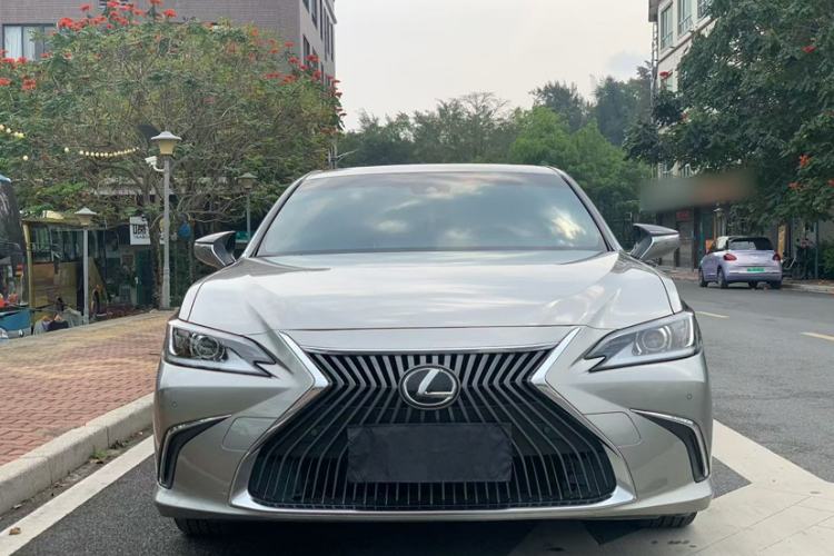 Used Lexus ES 2020 200 Excellence Edition Exterior 1