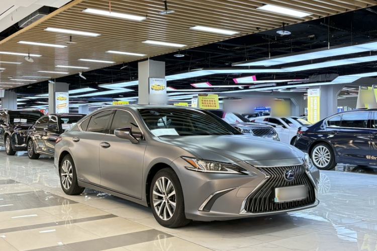 Used Lexus ES 2020 300h Premier Edition Exterior 1