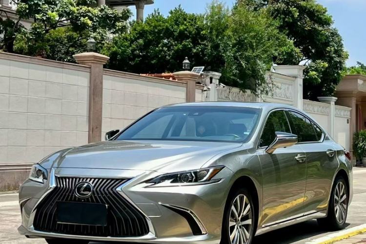 Used Lexus ES 2020 200 Excellence Edition Exterior 2