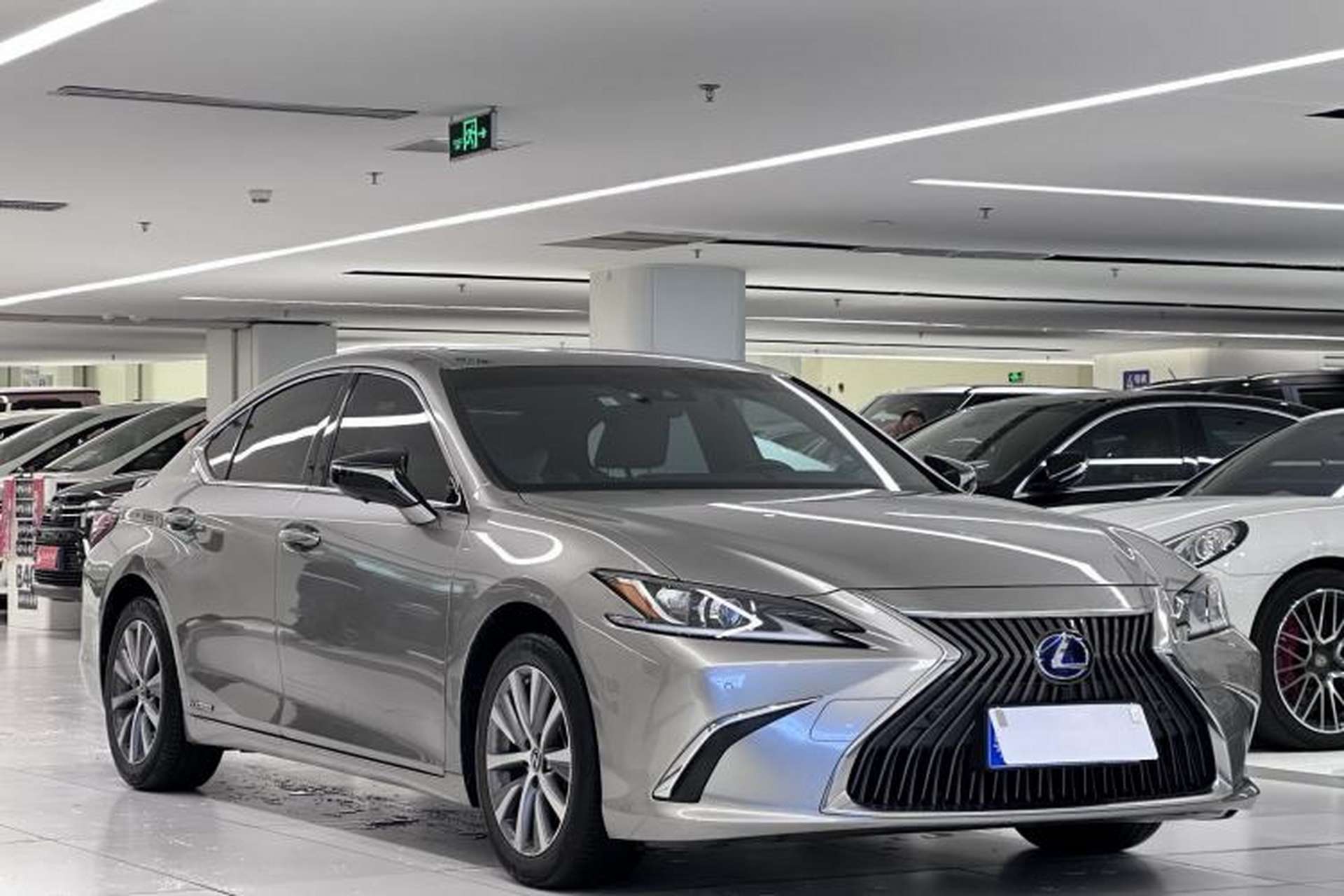 Used Lexus ES 2020 300h Premier Edition Exterior 2