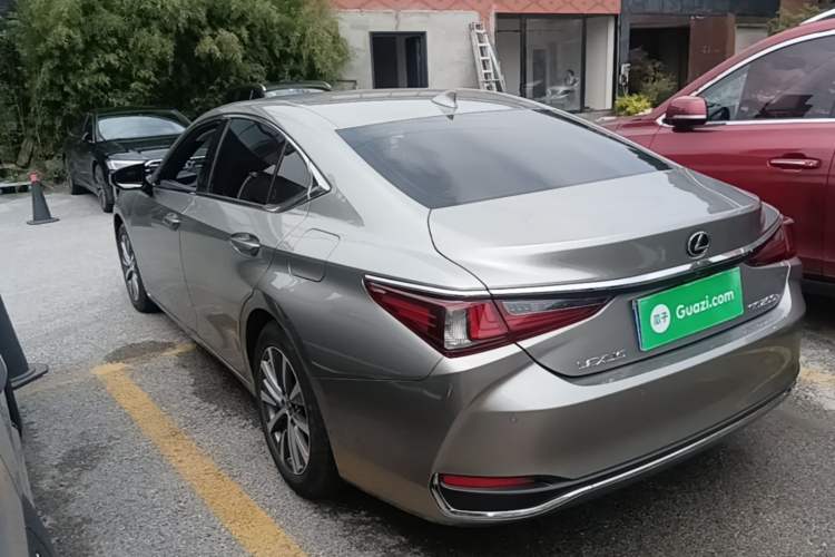 Used Lexus ES 2020 200 Excellence Edition Exterior 2