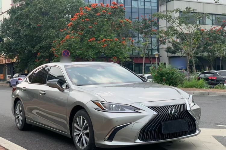 Used Lexus ES 2020 200 Excellence Edition Exterior 2