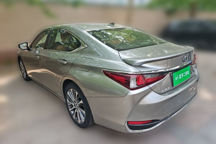 Used Lexus ES 2020 300h Premium Edition Exterior 2