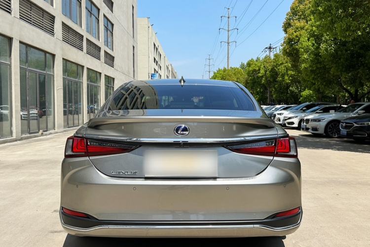 Used Lexus ES 2020 300h Premier Edition Exterior 2