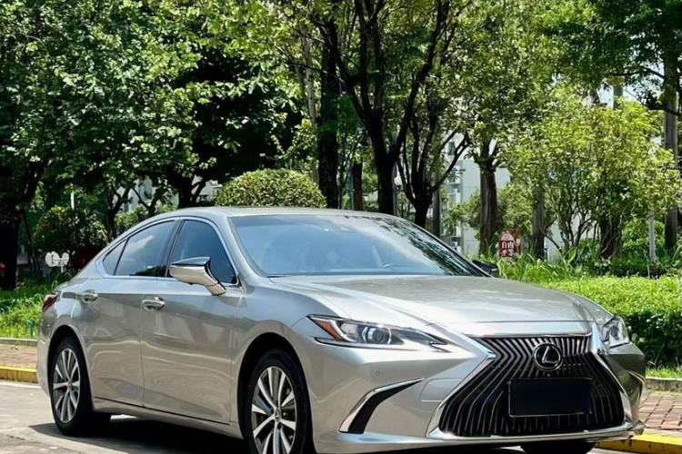 Used Lexus ES 2020 200 Excellence Edition Exterior 3