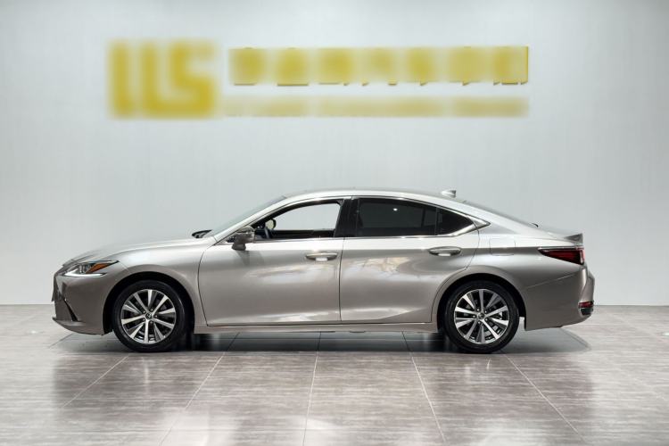 Used Lexus ES 2020 200 Luxury Edition Exterior 3
