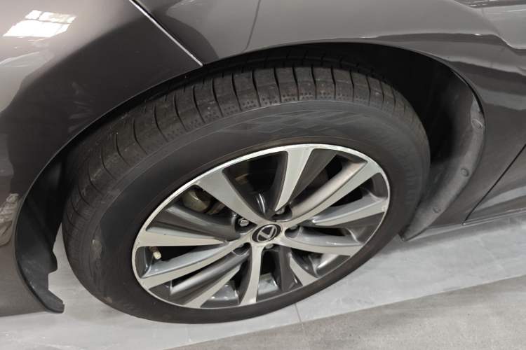 Used Lexus ES 2020 200 Excellence Edition Exterior 3