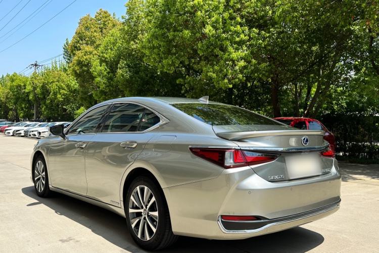 Used Lexus ES 2020 300h Premier Edition Exterior 3