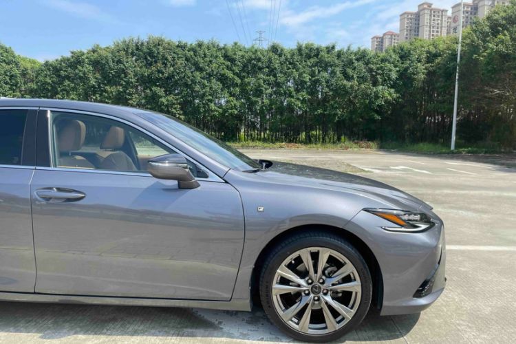 Used Lexus ES 2020 200 Excellence Edition Exterior 4