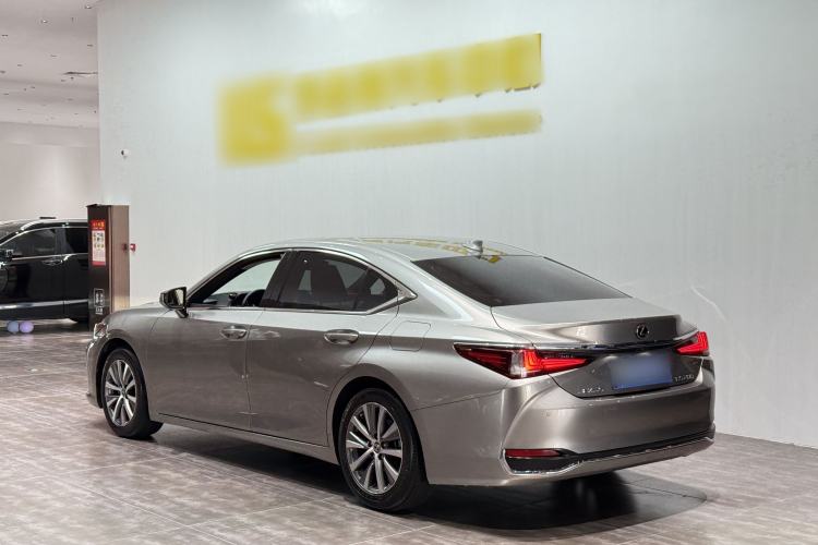 Used Lexus ES 2020 200 Luxury Edition Exterior 4