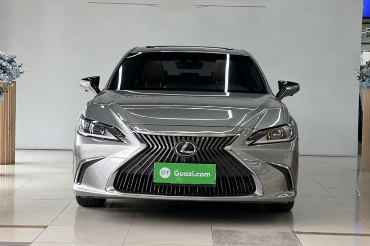 Used Lexus ES 2020 200 Excellence Edition Exterior 4