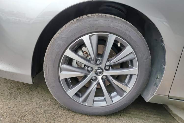 Used Lexus ES 2020 300h Premier Edition Exterior 4