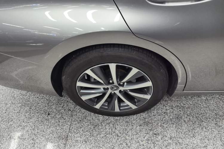 Used Lexus ES 2020 200 Luxury Edition Exterior 5