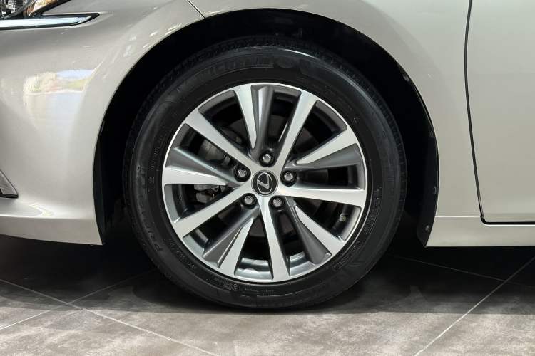 Used Lexus ES 2020 200 Luxury Edition Exterior 6