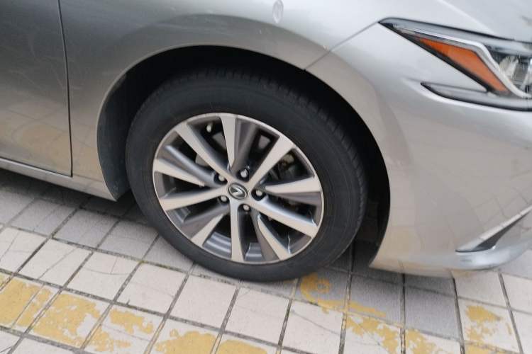 Used Lexus ES 2020 200 Excellence Edition Exterior 7