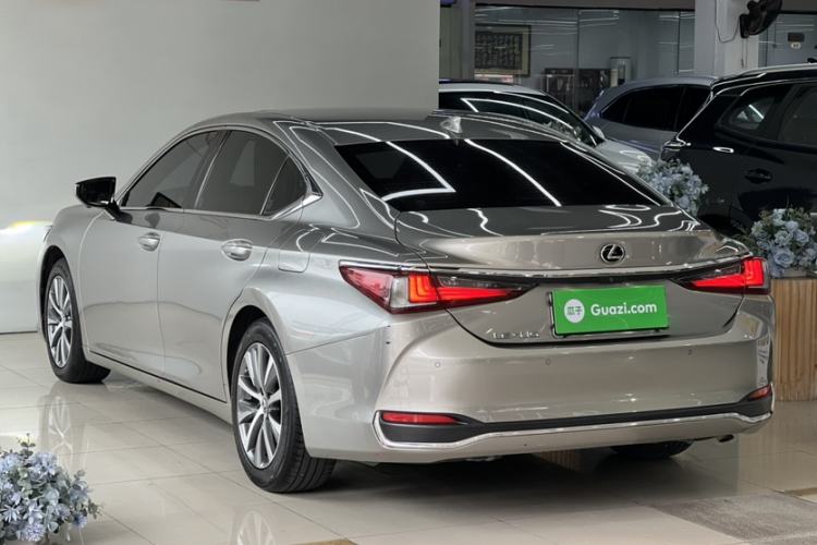 Used Lexus ES 2020 200 Excellence Edition Exterior 7