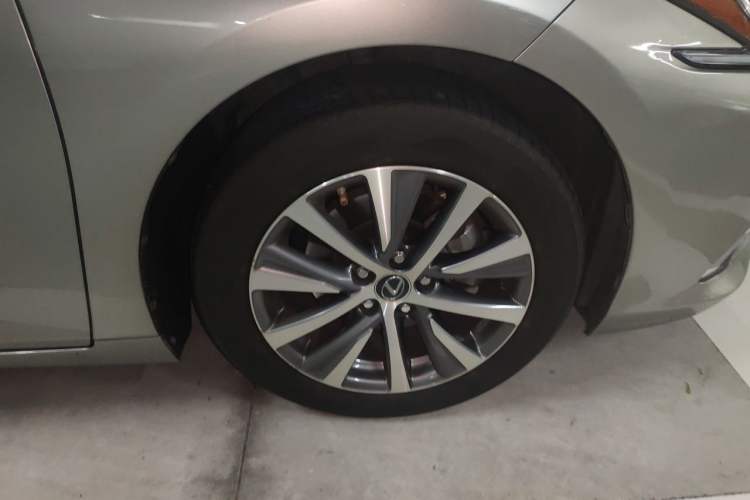 Used Lexus ES 2020 200 Excellence Edition Exterior 7