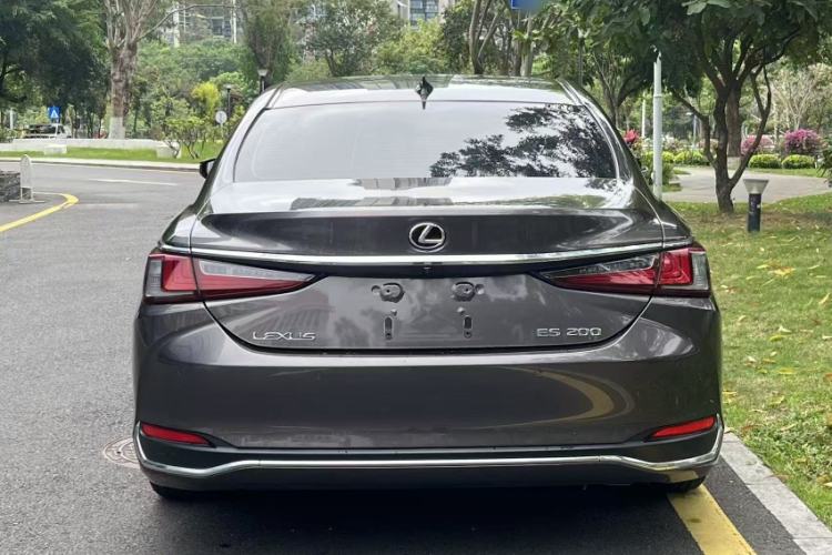Used Lexus ES 2020 200 Excellence Edition Exterior 9