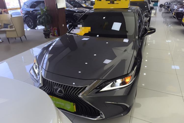 Used Lexus ES 2020 200 Luxury Edition Front