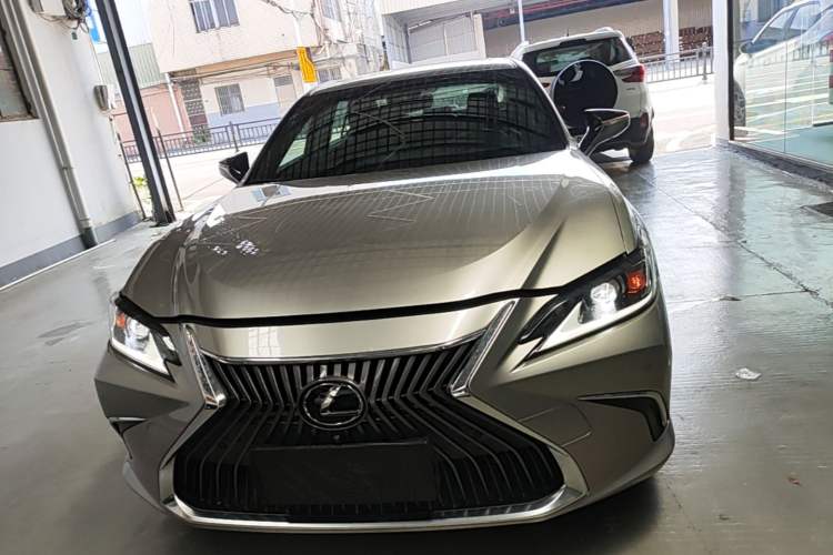 Used Lexus ES 2020 200 Excellence Edition Front