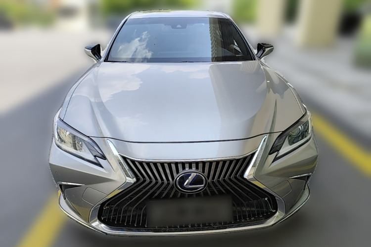 Used Lexus ES 2020 300h Premier Edition Front