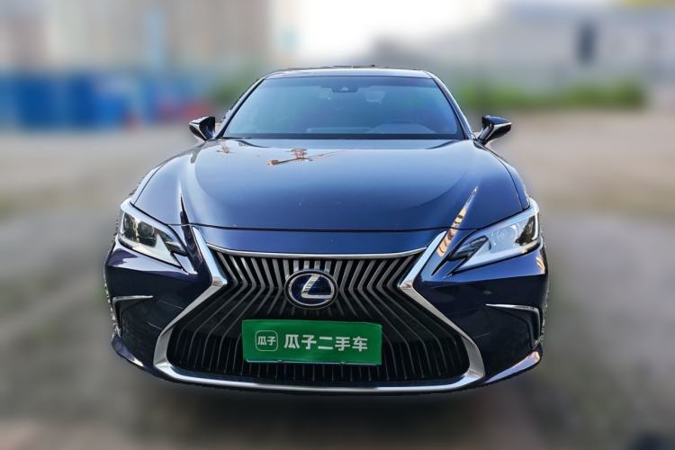 Used Lexus ES 2020 300h Premier Edition Front