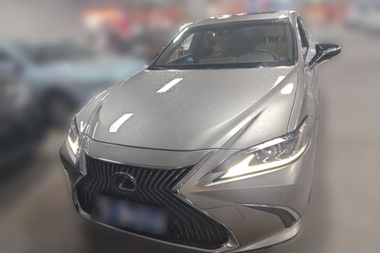 Used Lexus ES 2020 300h Premier Edition Front