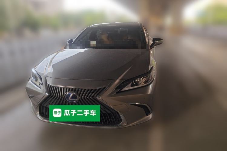 Used Lexus ES 2020 300h Premier Edition Front