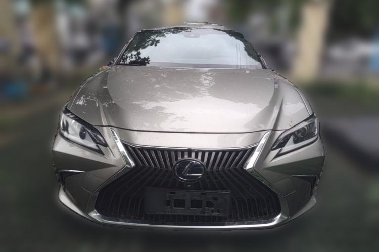 Used Lexus ES 2020 300h Premier Edition Front