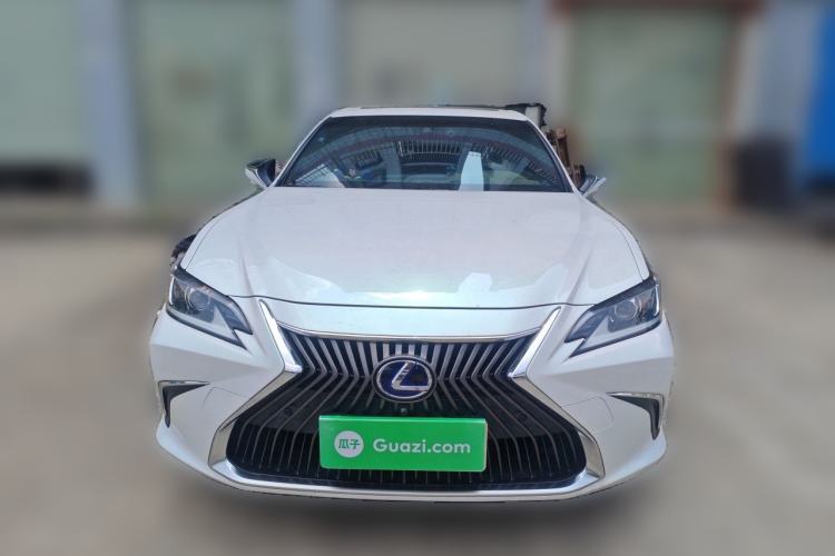 Used Lexus ES 2020 300h Premier Edition Front