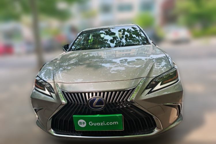 Used Lexus ES 2020 300h Premium Edition Front