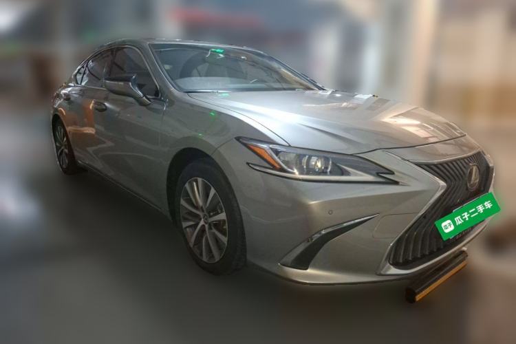 Used Lexus ES 2020 200 Excellence Edition Front Right 45 Deg