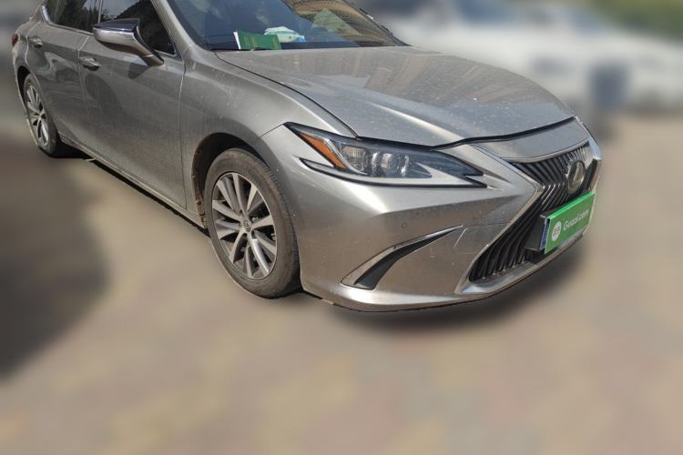 Used Lexus ES 2020 200 Excellence Edition Front Right 45 Deg