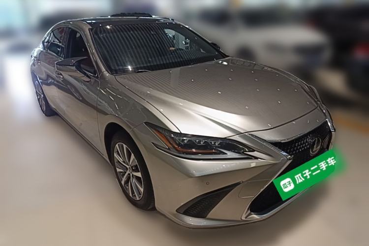 Used Lexus ES 2020 200 Excellence Edition Front Right 45 Deg