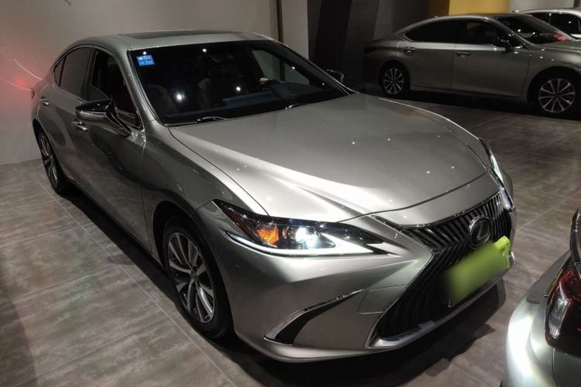 Used Lexus ES 2020 200 Excellence Edition Front Right 45 Deg