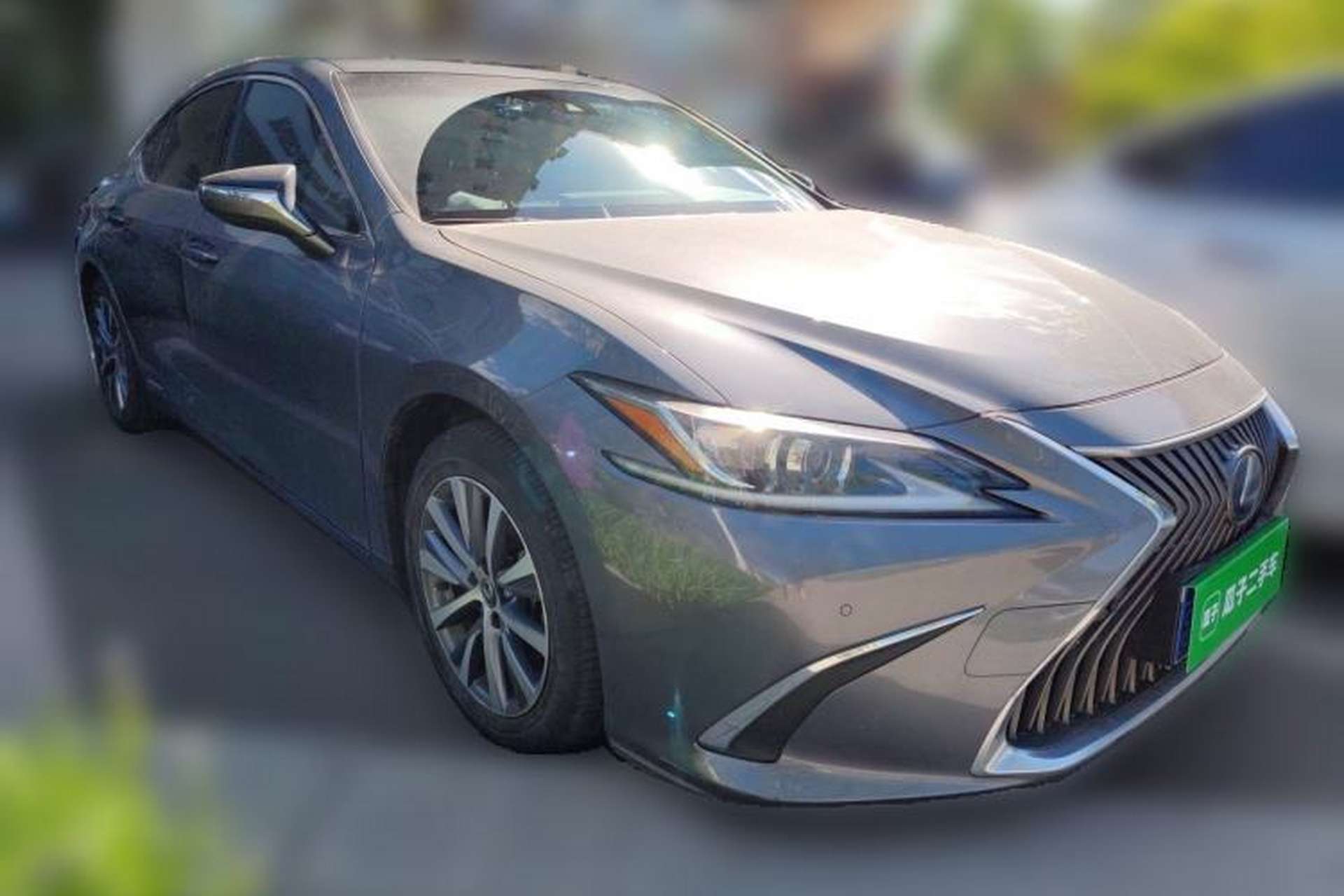 Used Lexus ES 2020 300h Premier Edition Front Right 45 Deg