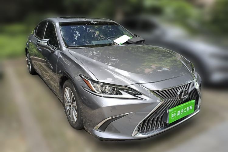 Used Lexus ES 2020 200 Excellence Edition Front Right 45 Deg