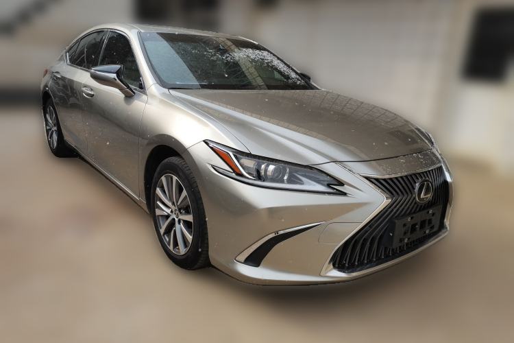 Used Lexus ES 2020 200 Excellence Edition Front Right 45 Deg