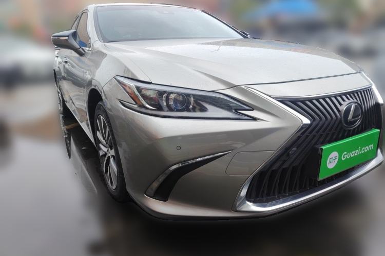 Used Lexus ES 2020 200 Luxury Edition Front Right 45 Deg