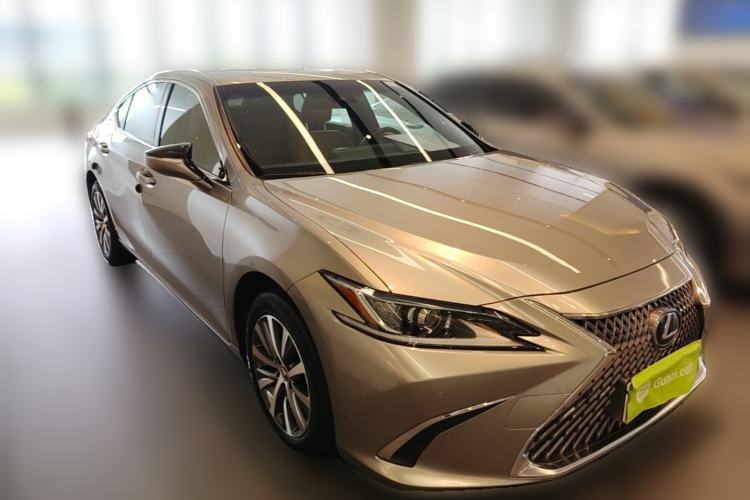 Used Lexus ES 2020 200 Excellence Edition Front Right 45 Deg