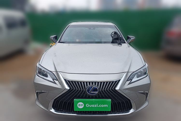Used Lexus ES 2020 300h Premier Edition Front
