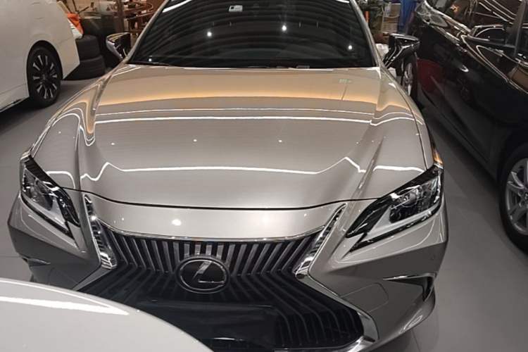Used Lexus ES 2020 200 Excellence Edition Front