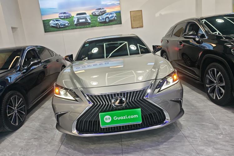 Used Lexus ES 2020 200 Excellence Edition Front