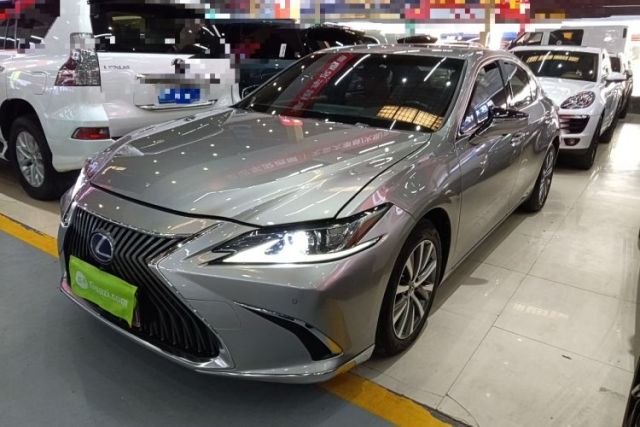 Used Lexus ES 2020 300h Premier Edition