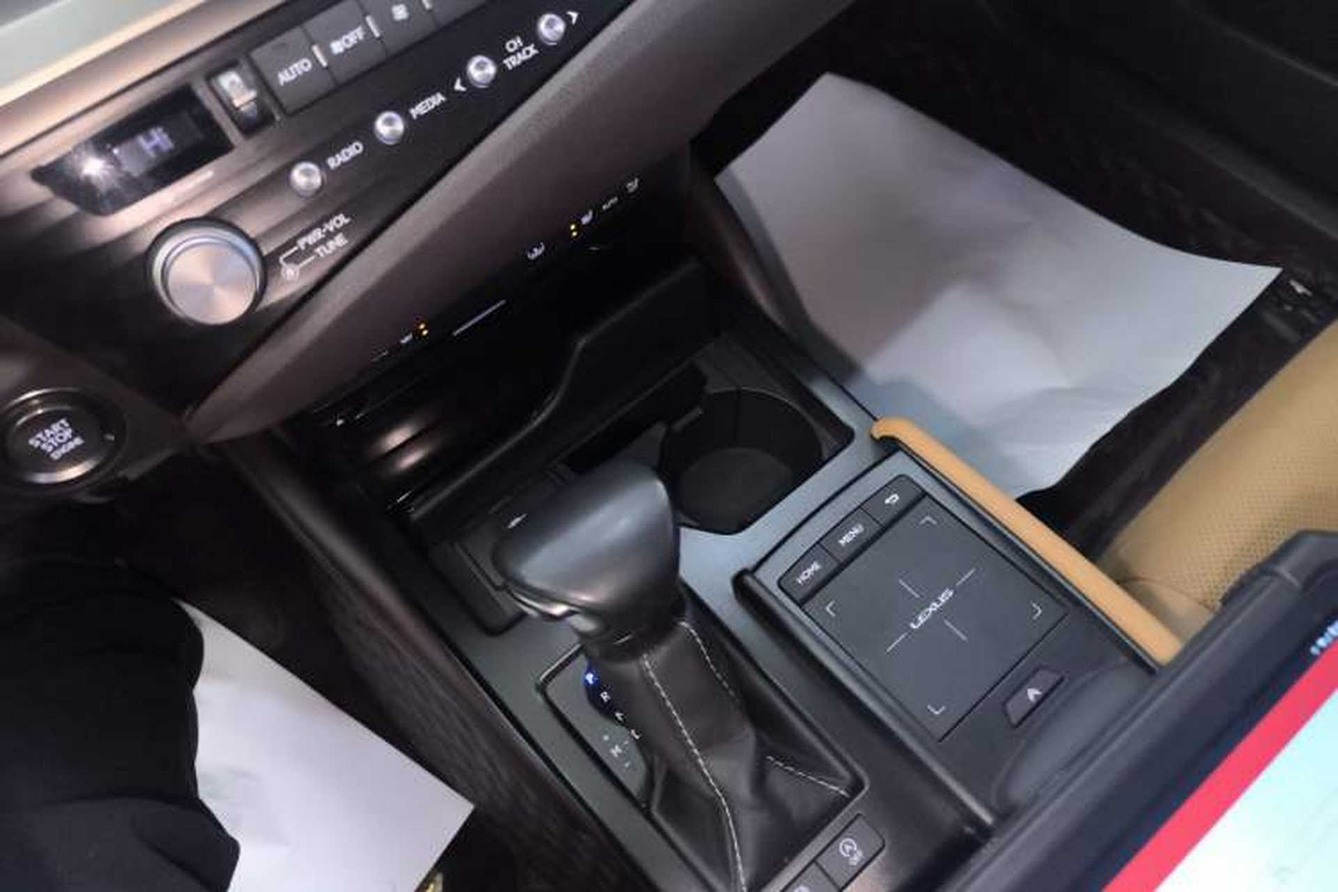 Used Lexus ES 2020 200 Luxury Edition Gear Lever
