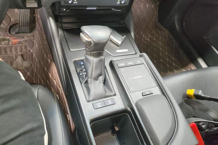 Used Lexus ES 2020 200 Excellence Edition Gear Lever