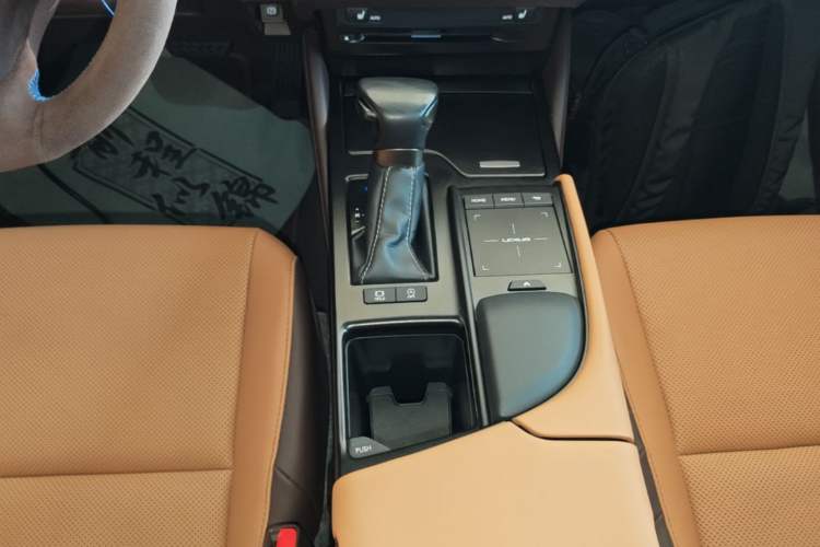 Used Lexus ES 2020 200 Excellence Edition Gear Lever