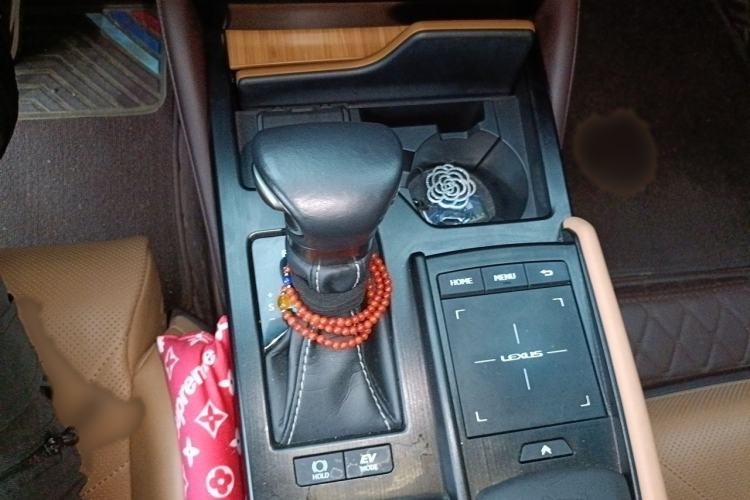 Used Lexus ES 2020 300h Premium Edition Gear Lever